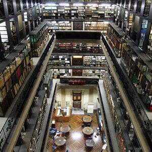 Semana Nacional do Livro: queda de vendas, fechamento de livrarias e precariedade na Biblioteca Nacional