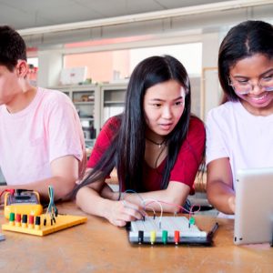 Robótica leva alunos ao pódio Robótica leva alunos ao pódio